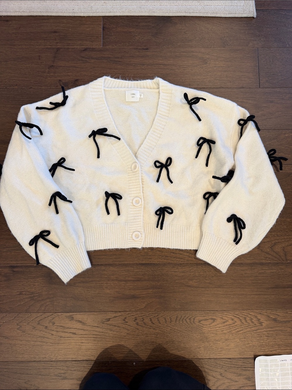 Luna Ivy Cream Cardigan with Black Bow Accents Size Small - C36-054